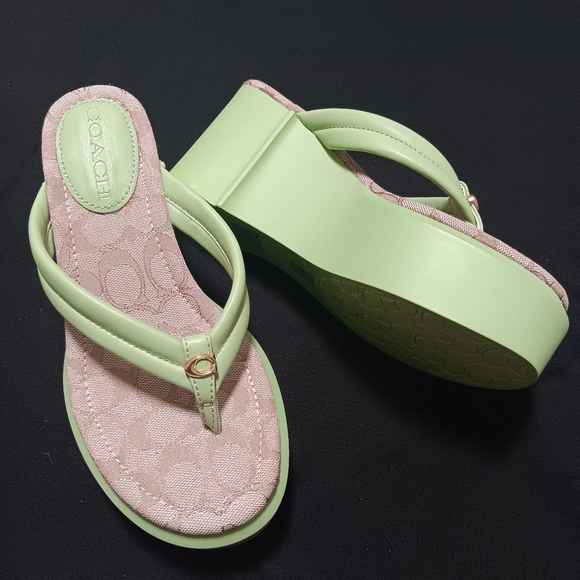 Coach platform Sandals. - Picture 3 of 5